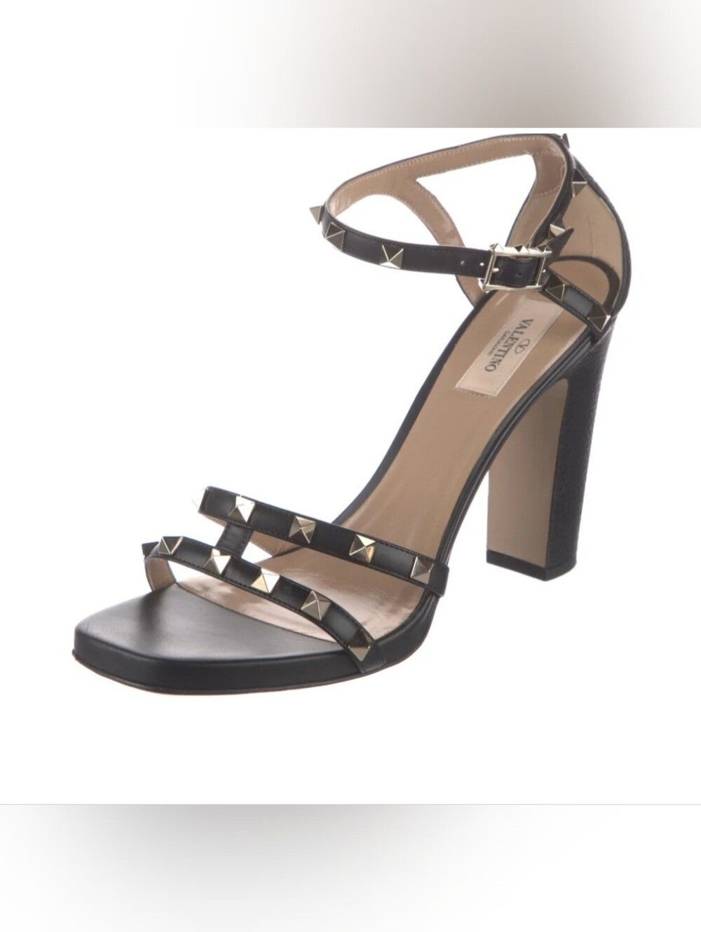 Valentino Garavani Black Heels Size 36 US5.5 Leather